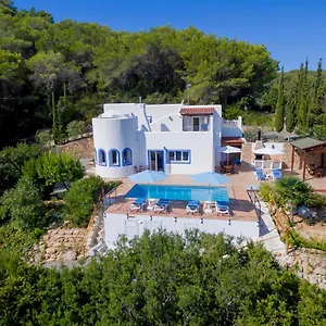 charming-villa-with-pool-can-toni-mateu.balearic-islands.net/